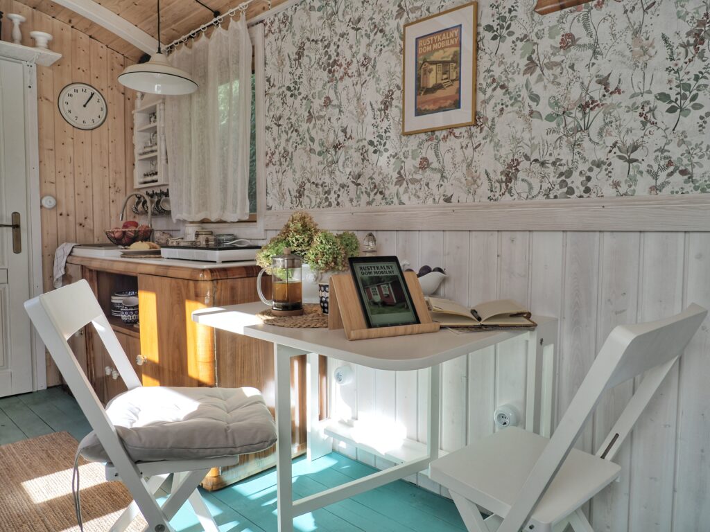 rustykalny dom mobilny stol do pracy shepherd hut work table.jpg (8) rustykalny dom mobilny stol do pracy shepherd hut work table.jpg (8)